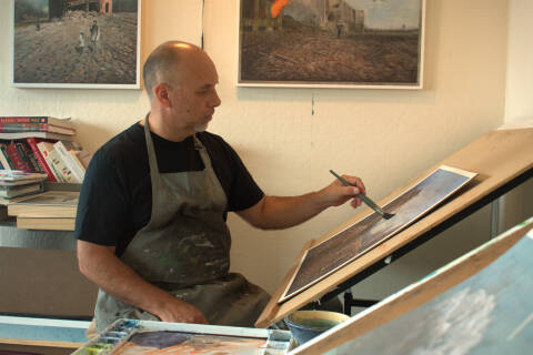 Photograph of artist Ivan Fortushniak.